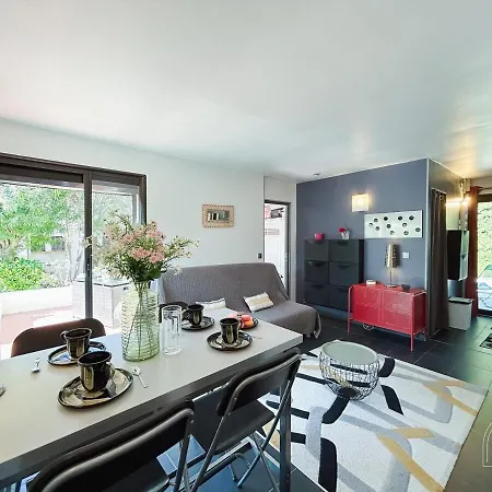 Appartement Rez-de-jardin A 1km Du Centre-ville De Six-fours