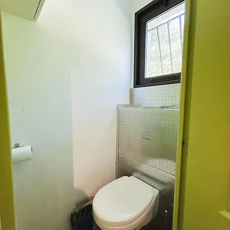 Appartement Rez-de-jardin A 1km Du Centre-ville De Six-fours