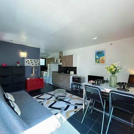 Rez-de-jardin A 1km Du Centre-ville De Six-fours Appartement